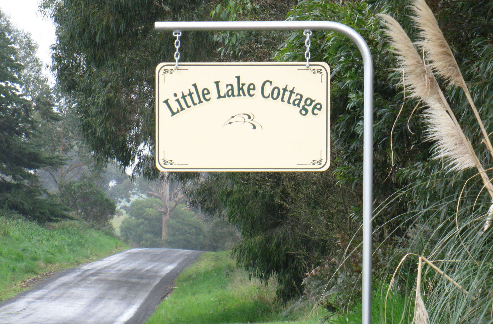 Signpost to Little Lake Cottage